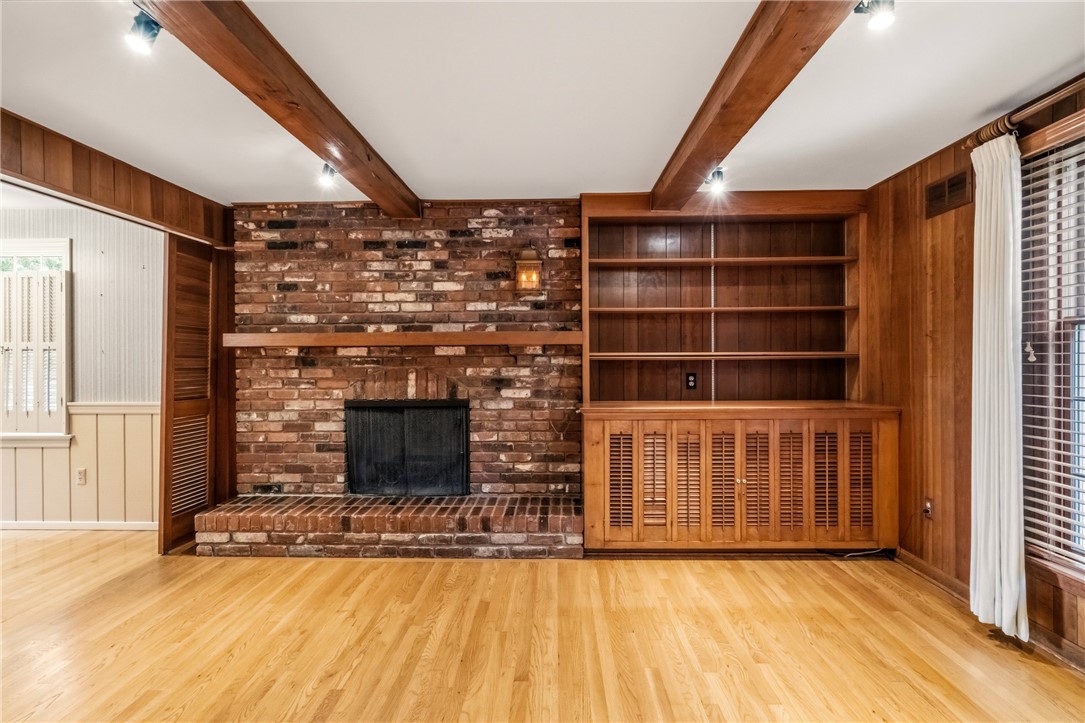 130 Laurelwood Dr