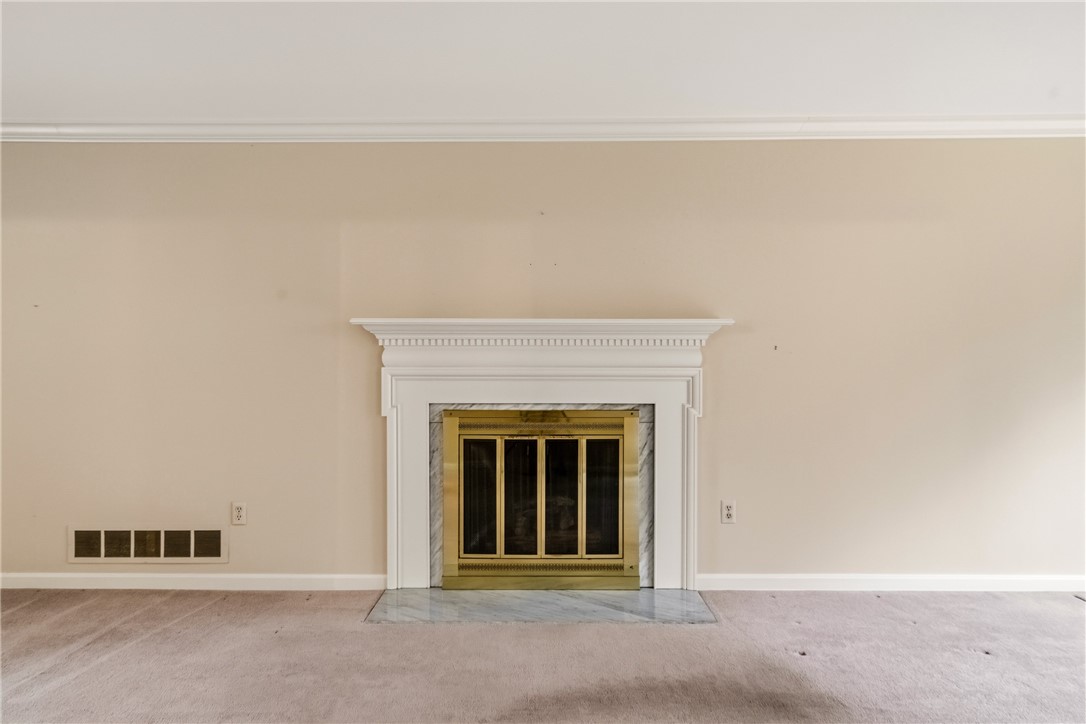 130 Laurelwood Dr