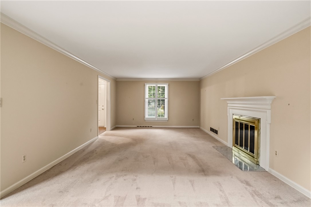 130 Laurelwood Dr