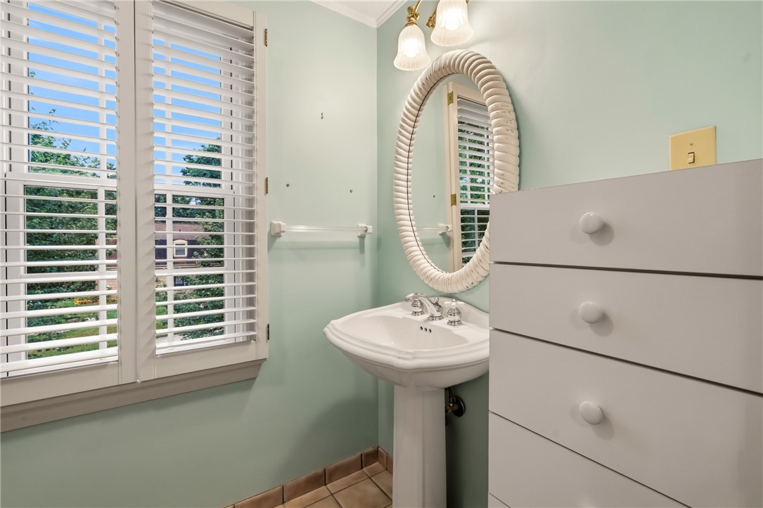 130 Laurelwood Dr