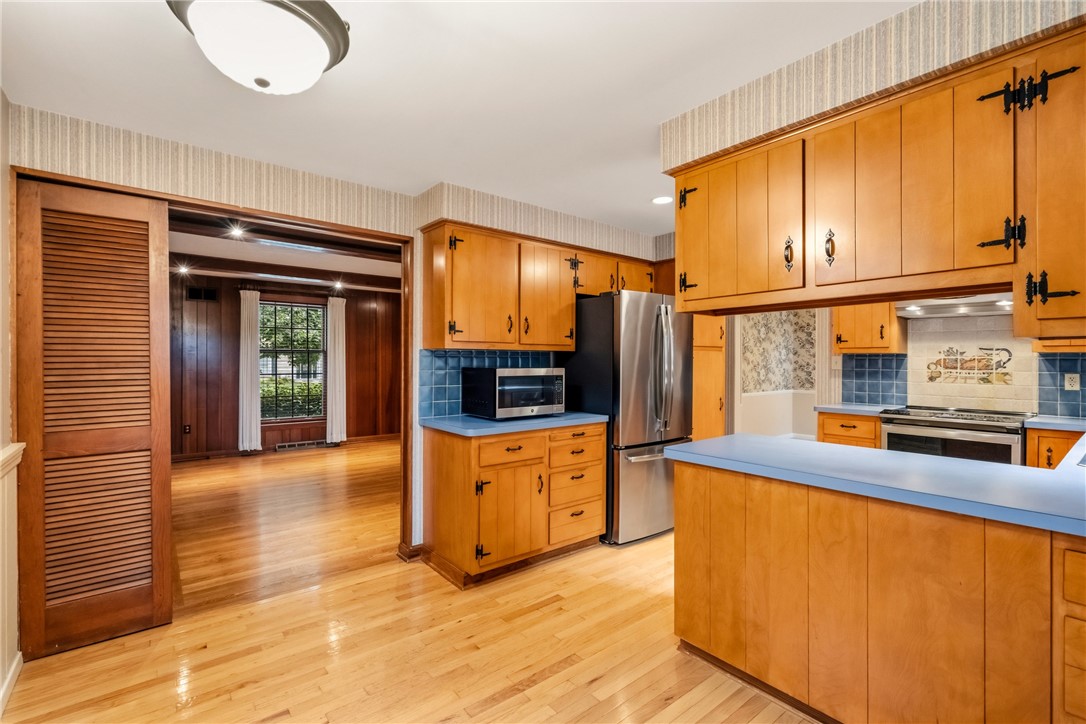 130 Laurelwood Dr