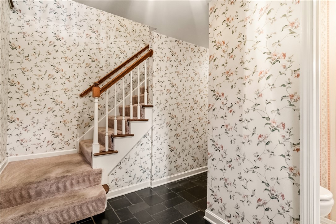 130 Laurelwood Dr