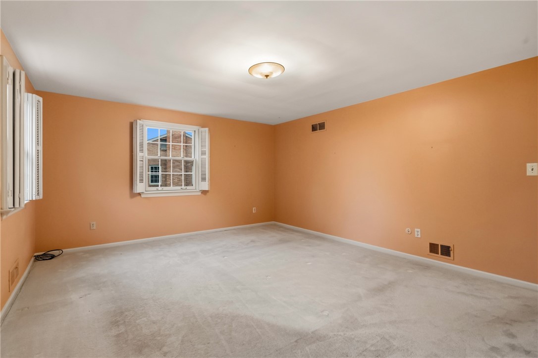 130 Laurelwood Dr