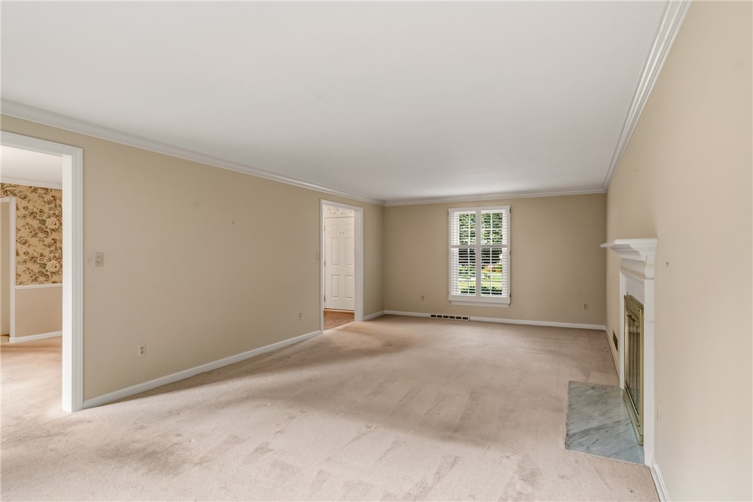 130 Laurelwood Dr