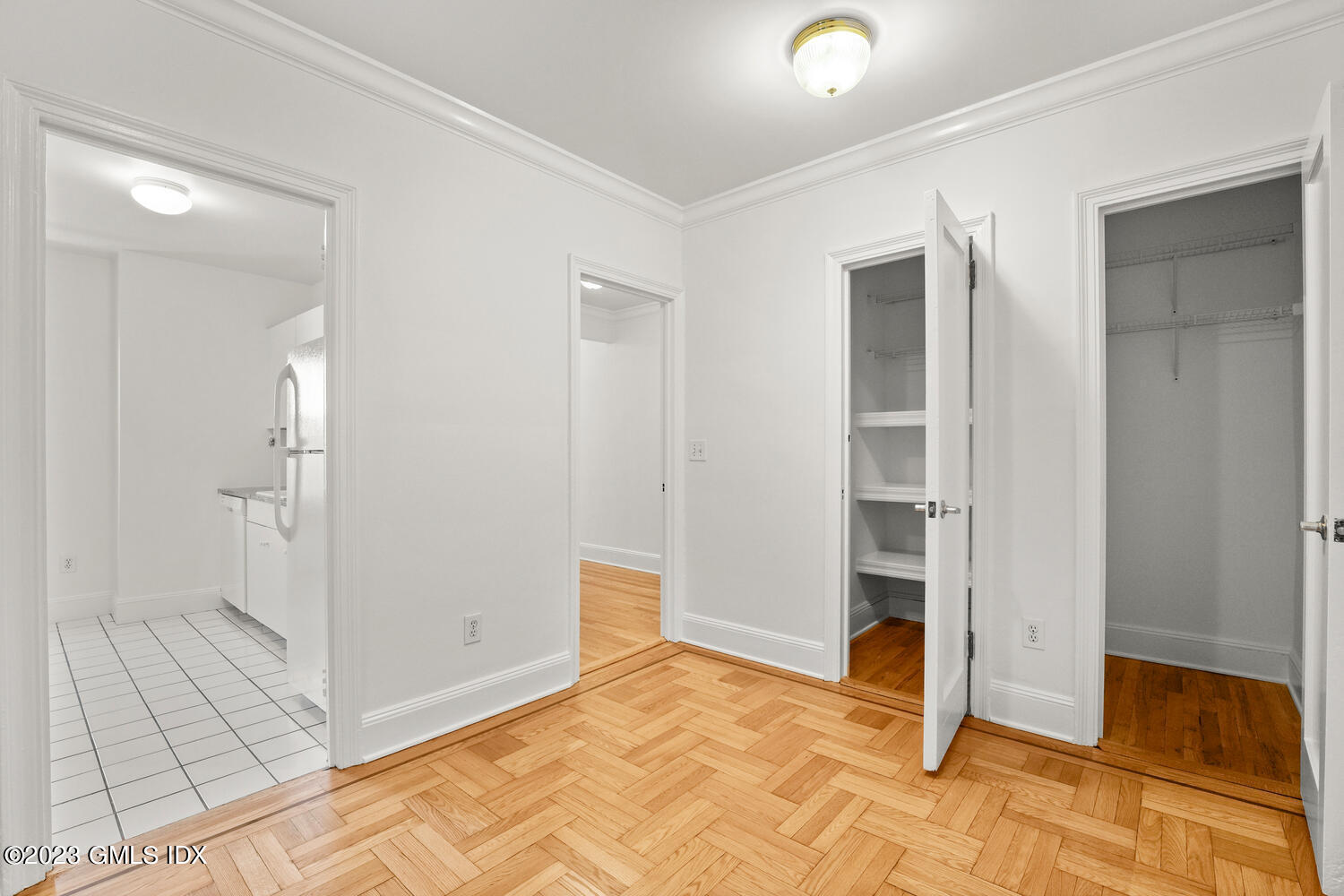 25 W Elm Street Unit: 43