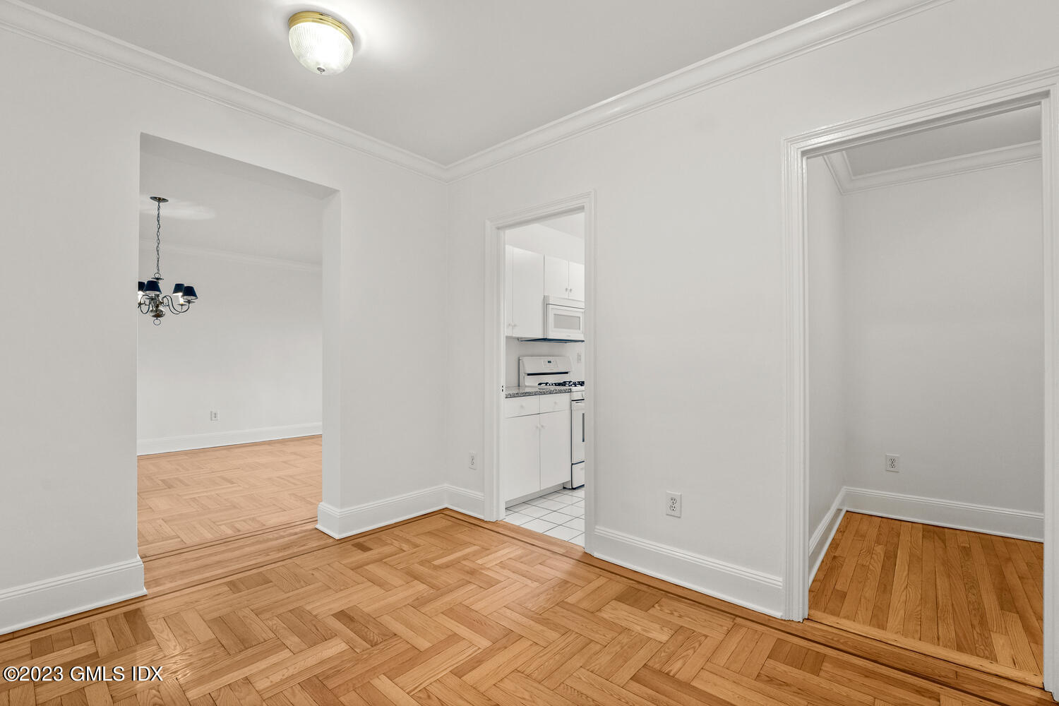 25 W Elm Street Unit: 43