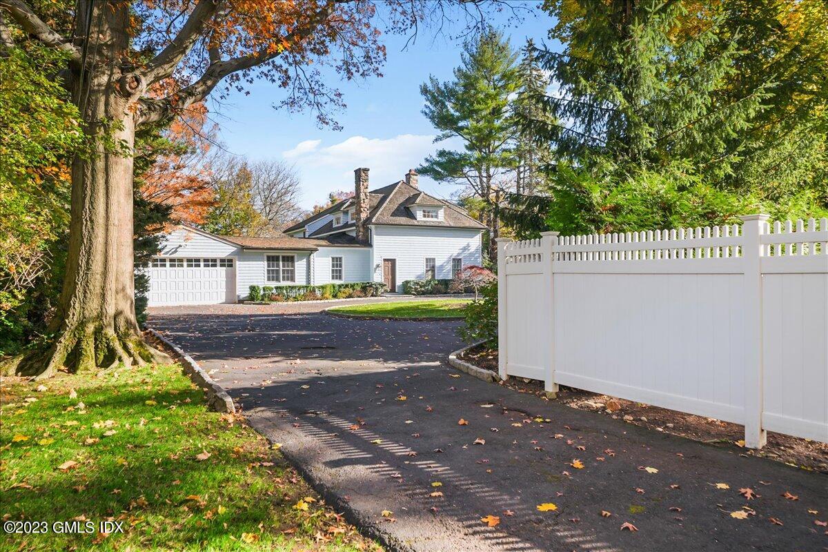 406 SOUND BEACH Avenue