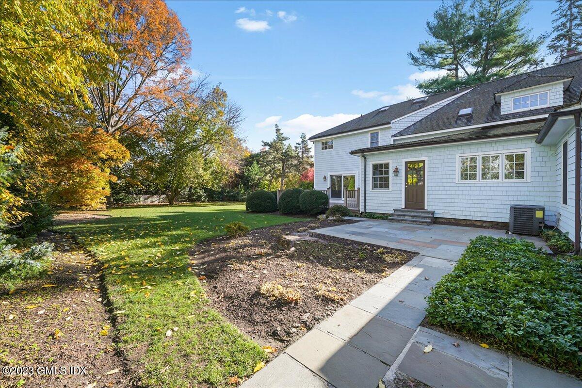 406 SOUND BEACH Avenue