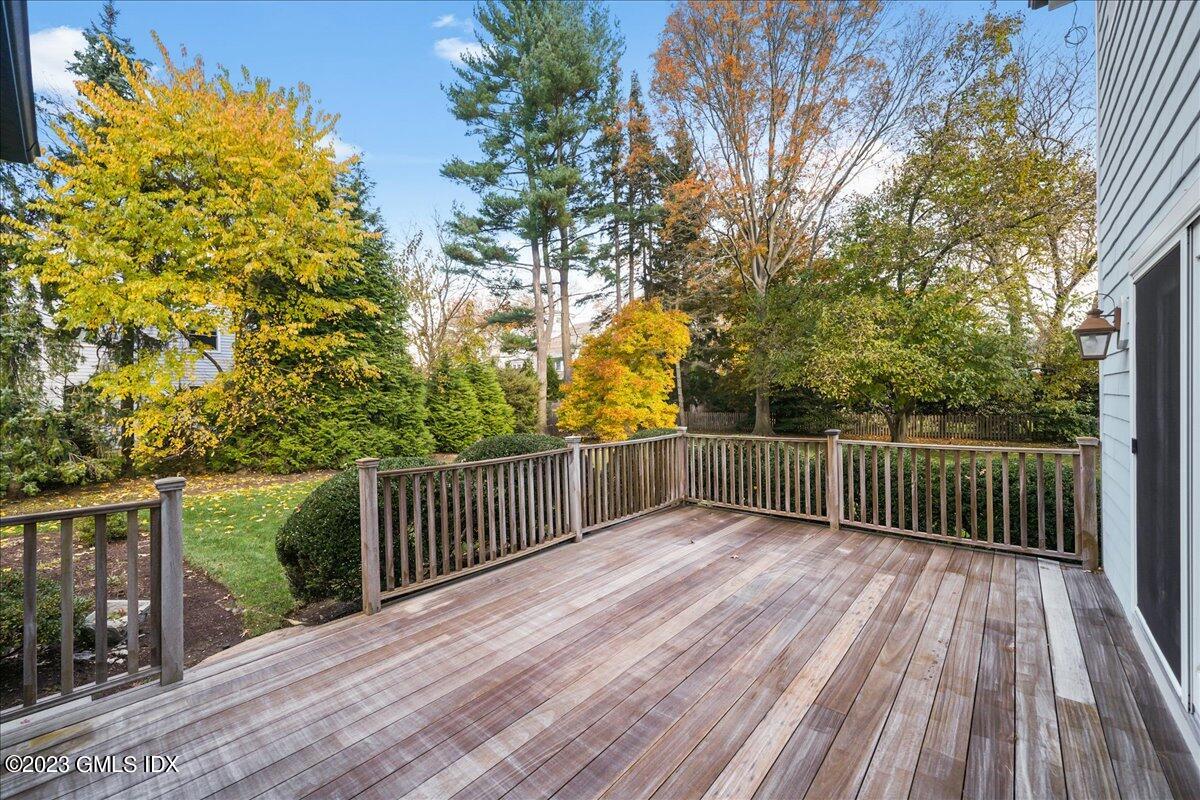 406 SOUND BEACH Avenue