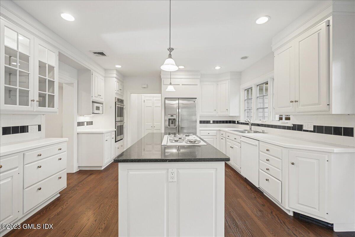 406 SOUND BEACH Avenue