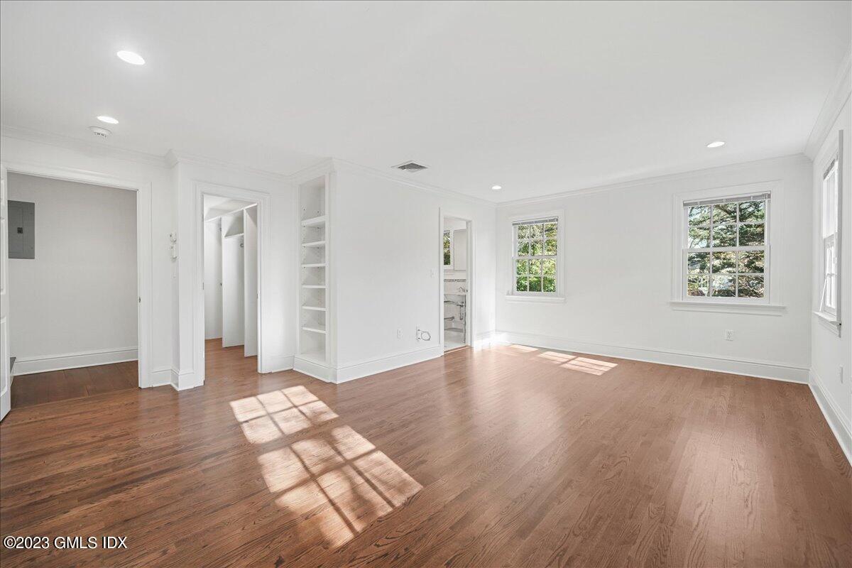 406 SOUND BEACH Avenue