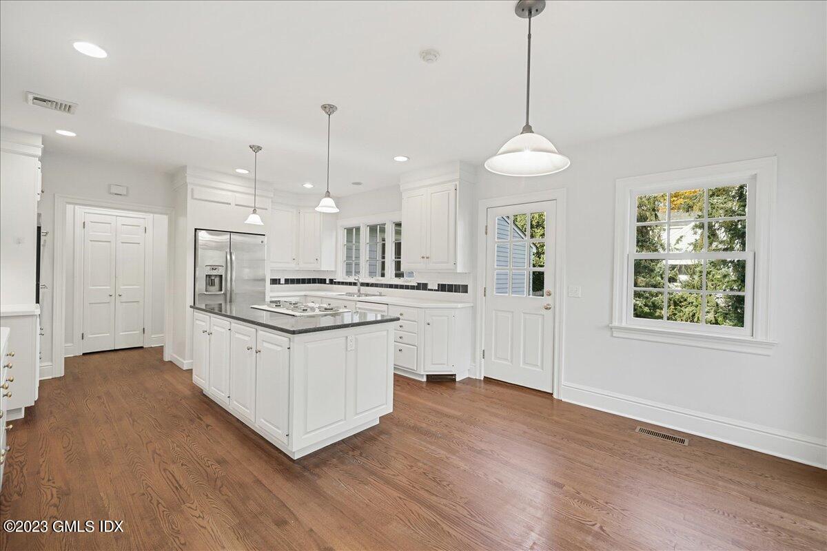 406 SOUND BEACH Avenue