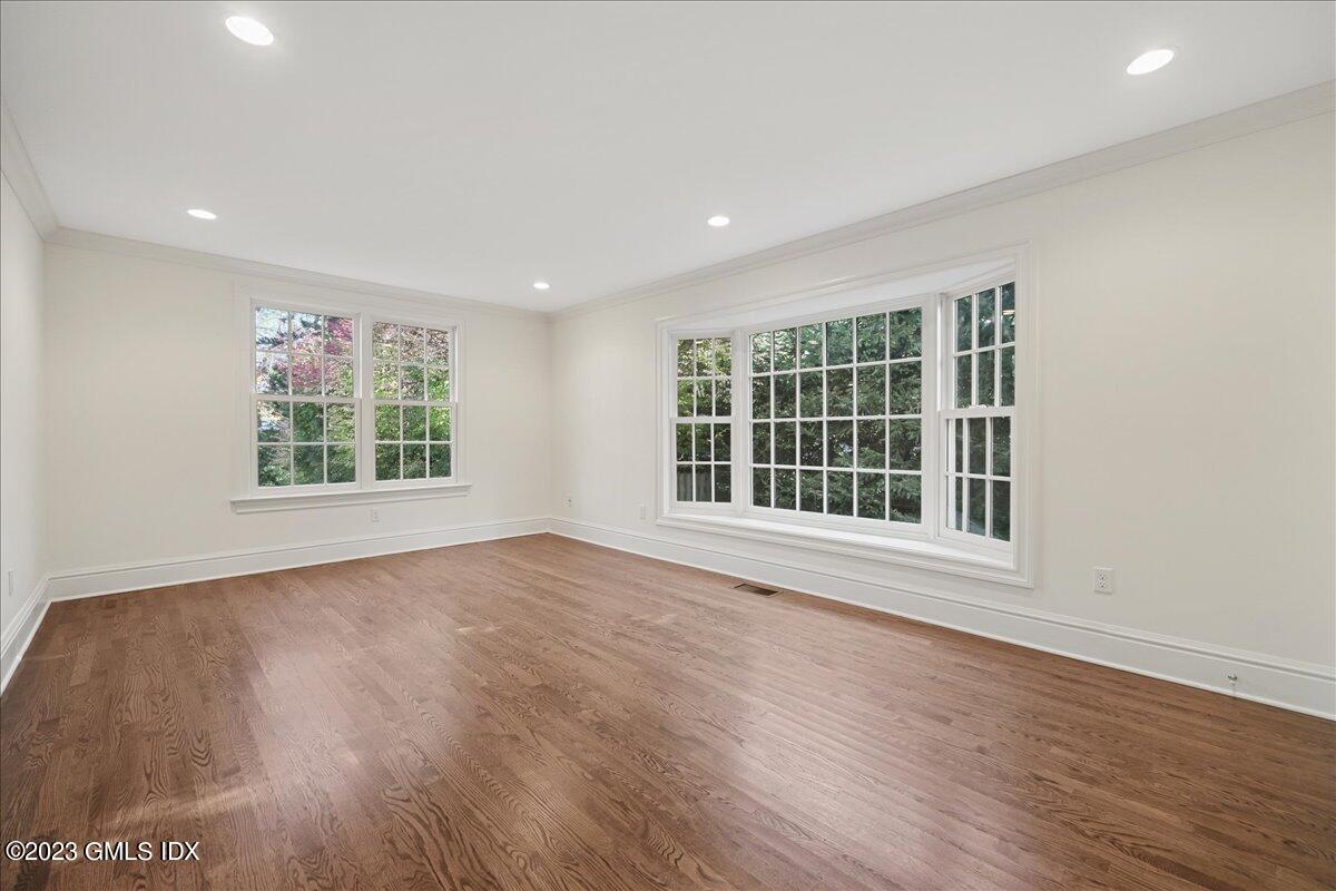 406 SOUND BEACH Avenue