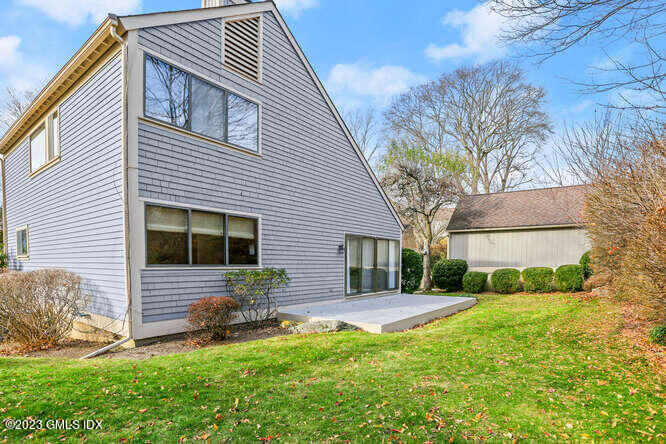 306 W Lyon Farm Drive