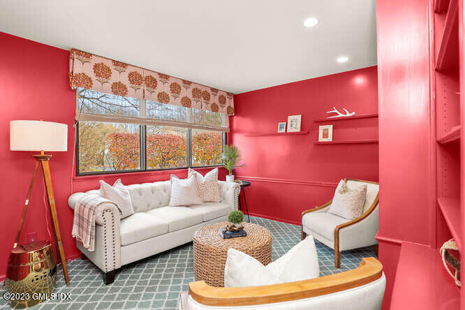 306 W Lyon Farm Drive