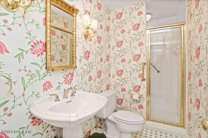 306 W Lyon Farm Drive