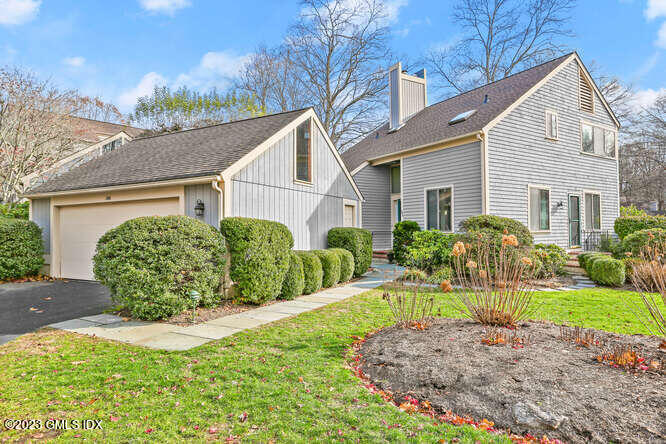 306 W Lyon Farm Drive