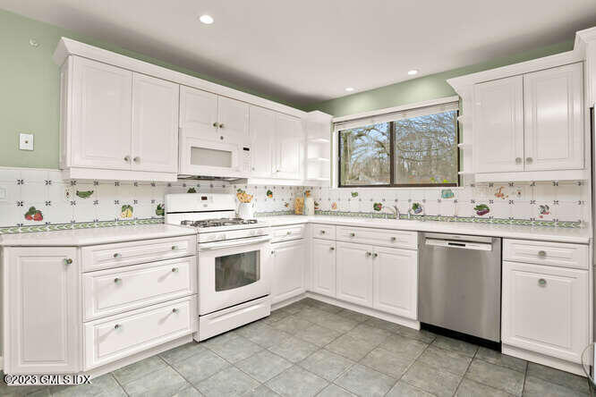 306 W Lyon Farm Drive