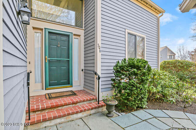 306 W Lyon Farm Drive