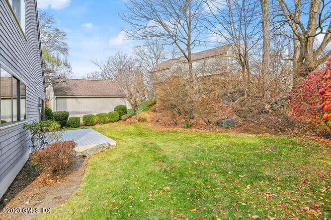 306 W Lyon Farm Drive