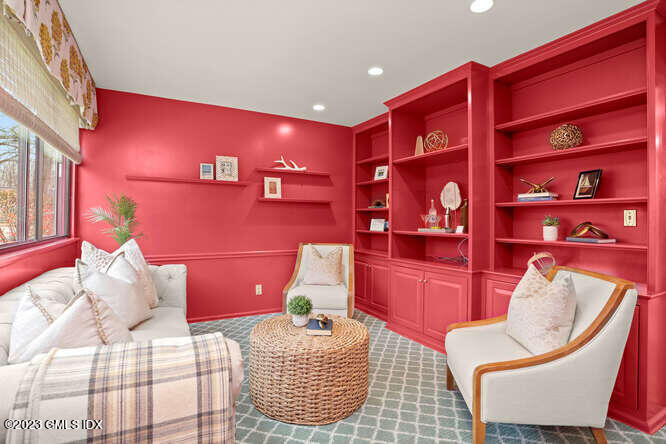 306 W Lyon Farm Drive