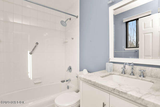 306 W Lyon Farm Drive