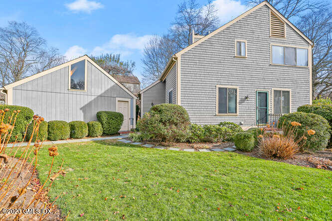 306 W Lyon Farm Drive