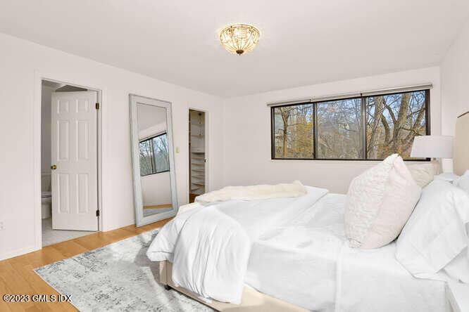 306 W Lyon Farm Drive