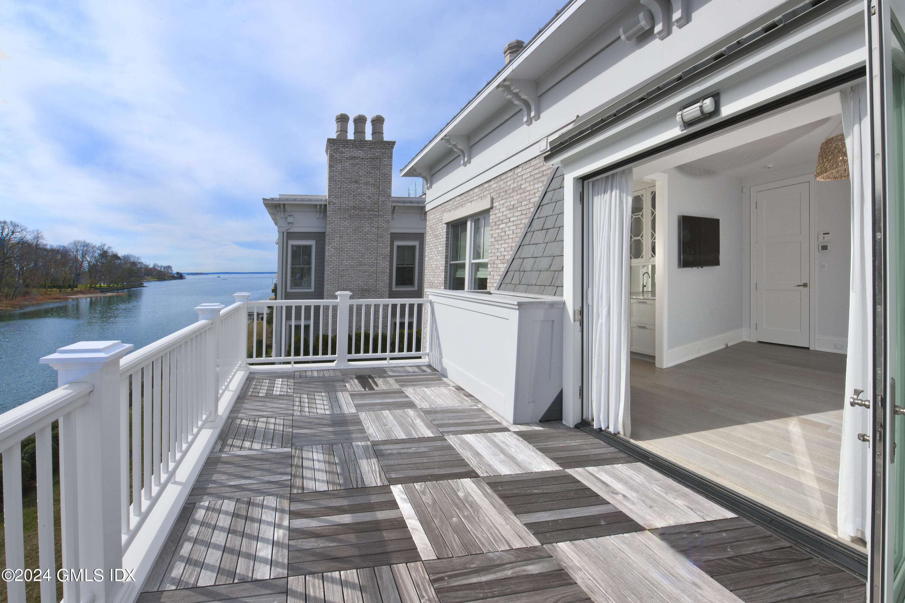 2 Oneida Drive Unit: F