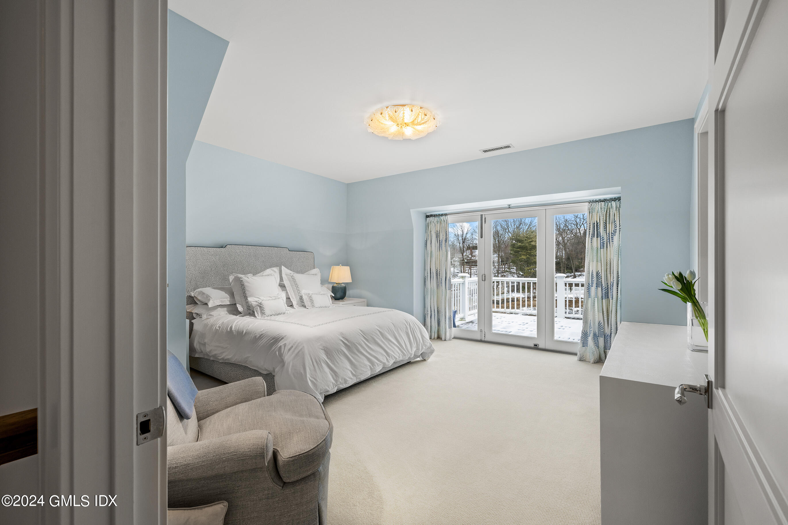 2 Oneida Drive Unit: F