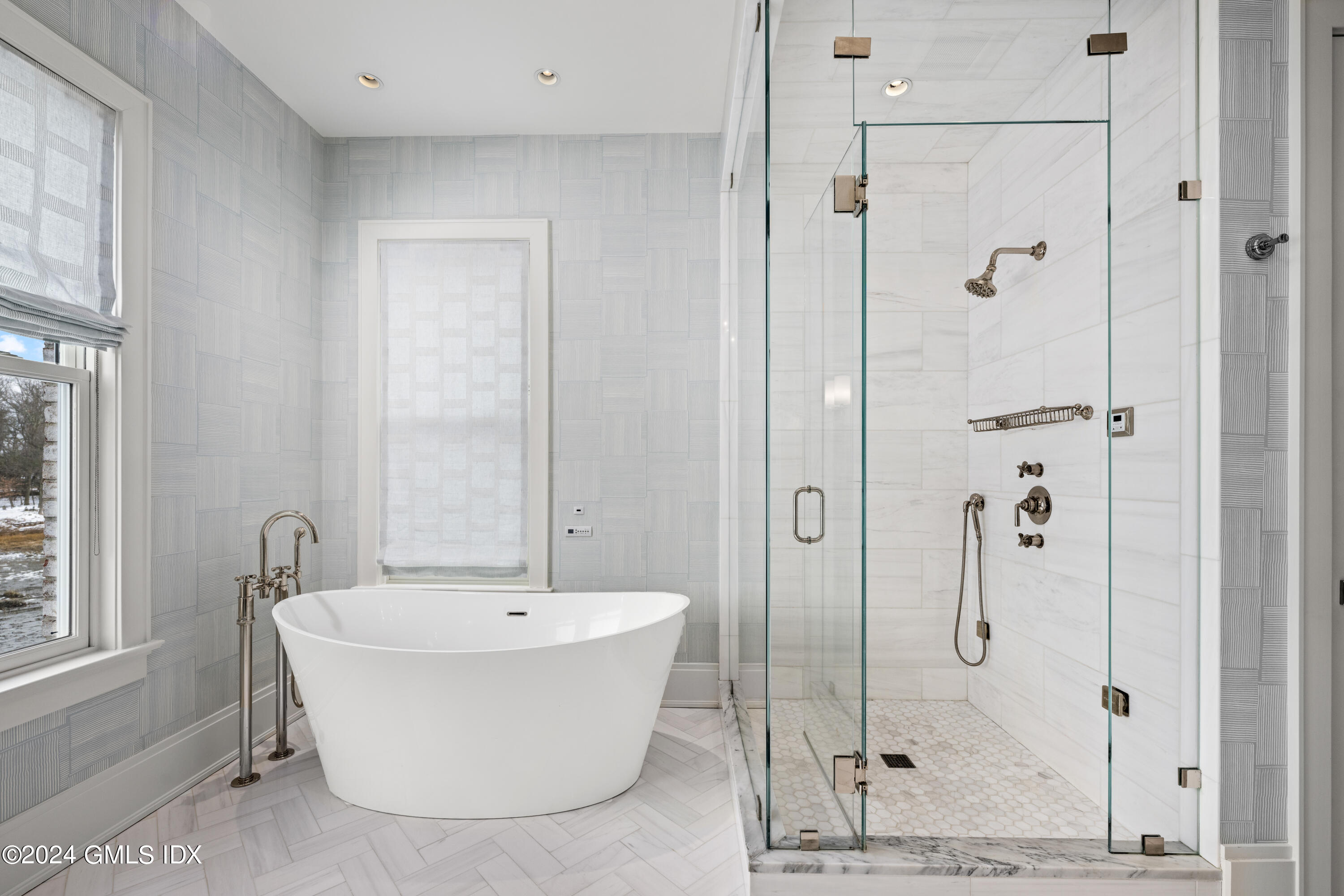 2 Oneida Drive Unit: F