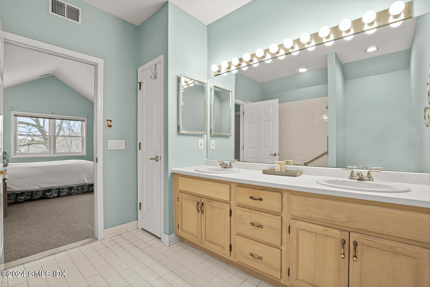 351 Pemberwick Road Unit: 915