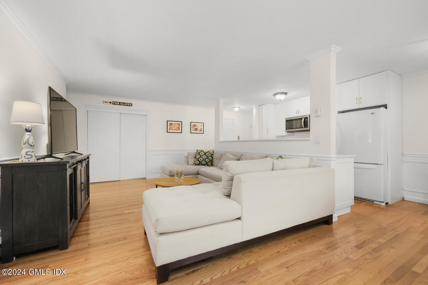 76 MAPLE TREE Avenue Unit: 3