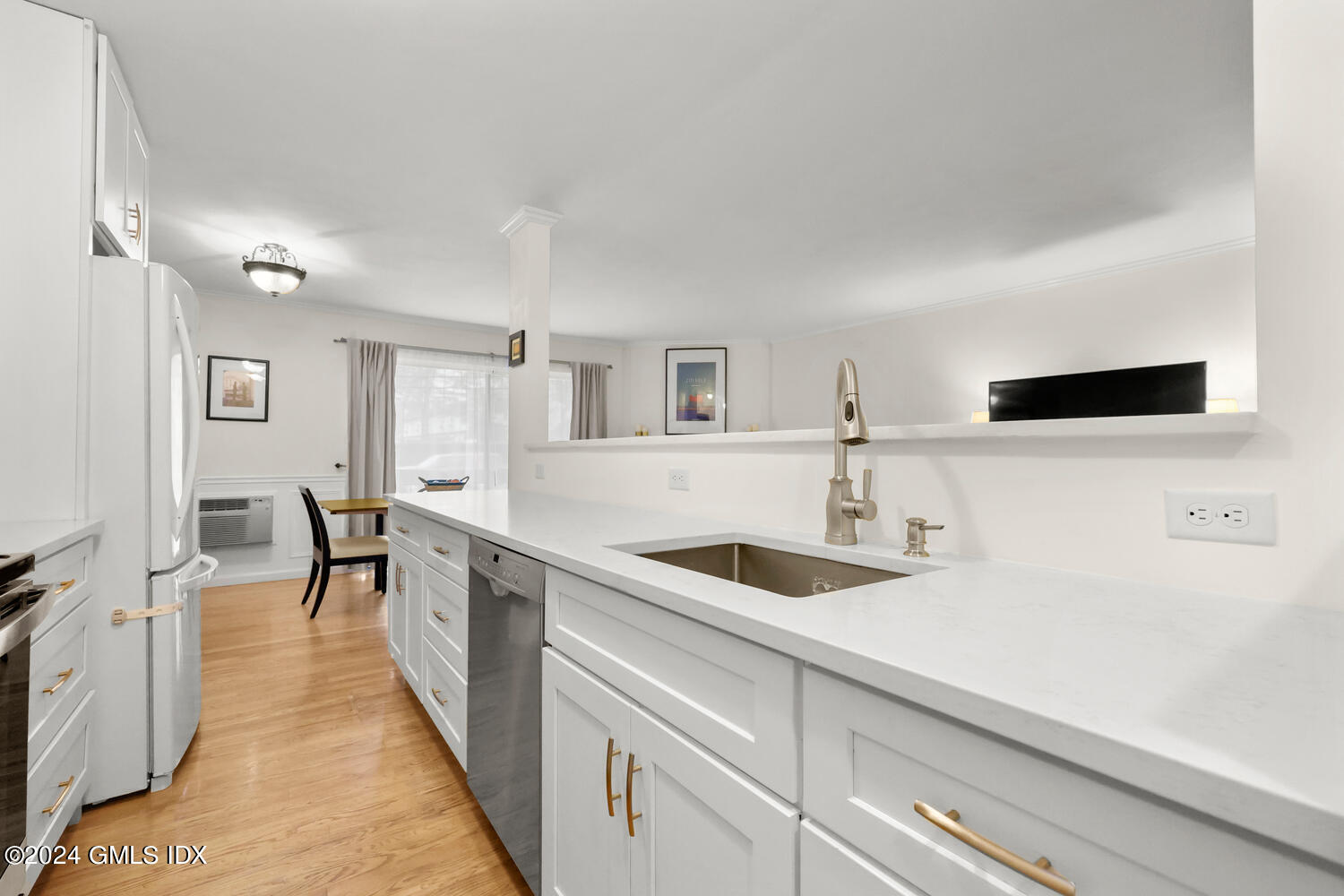 76 MAPLE TREE Avenue Unit: 3