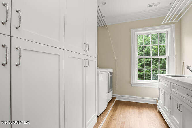 33 Boulder Brook Road