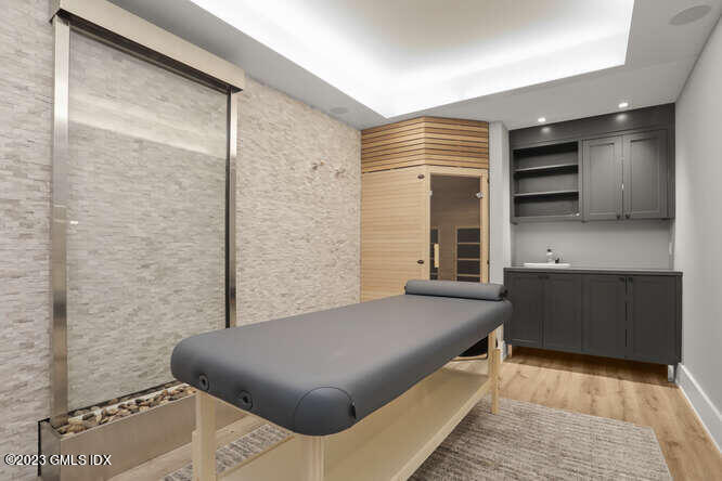 33 Boulder Brook Road