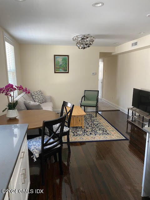 60 Oakridge Street, 3S