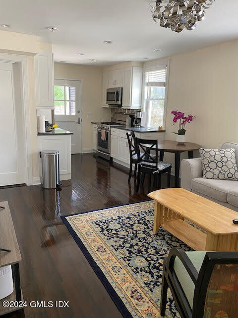 60 Oakridge Street, 3S