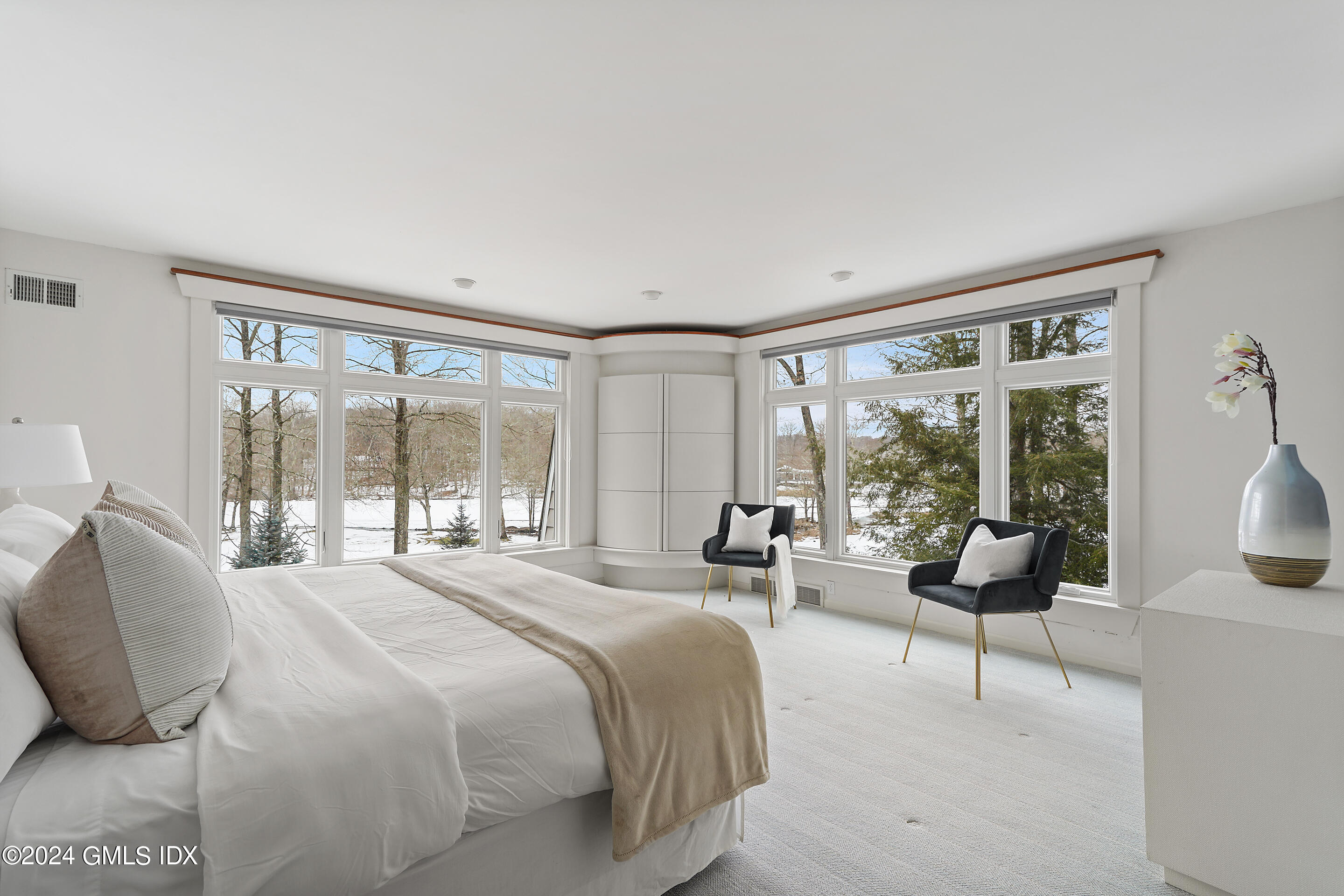 67 Londonderry Drive