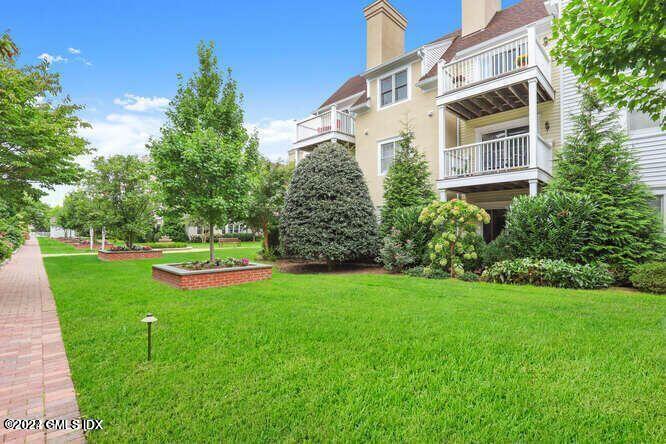 51 Forest Avenue, 121