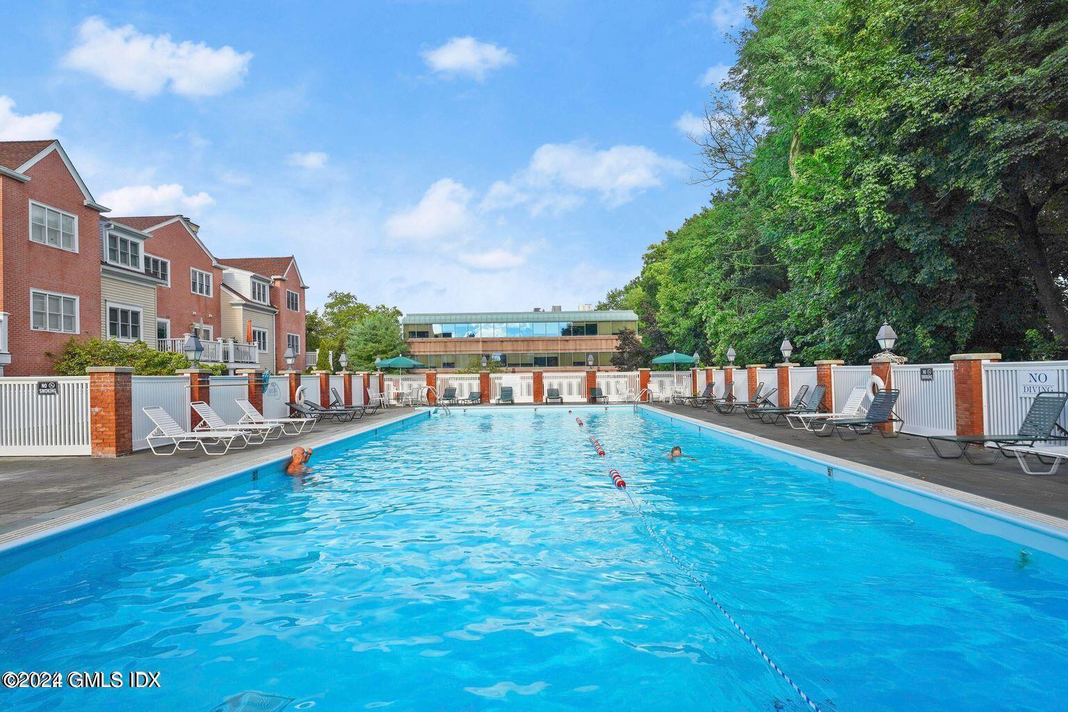 51 Forest Avenue, 121