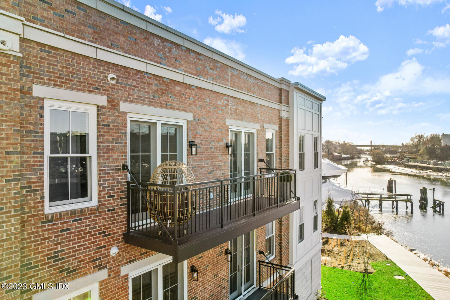 88 S Water Street, 105