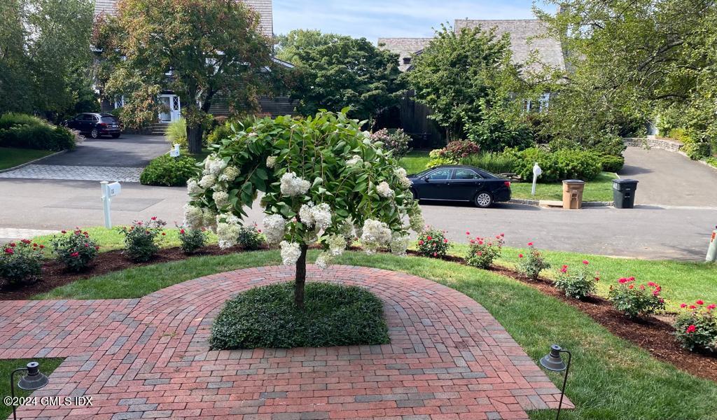 15 FLYING CLOUD Road