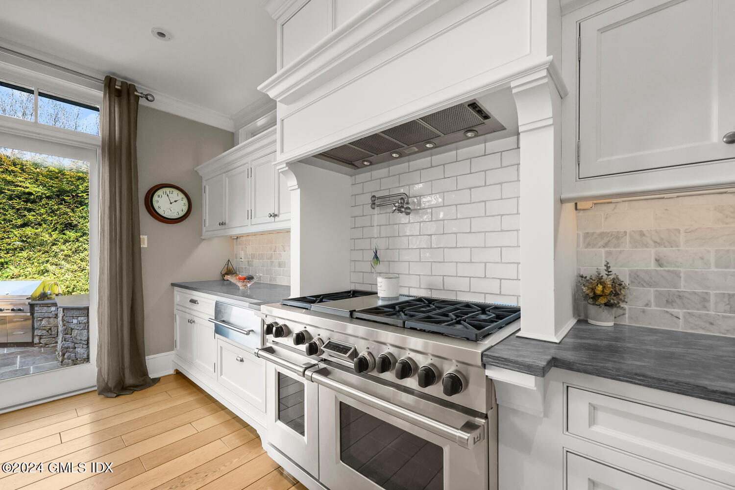 15 FLYING CLOUD Road