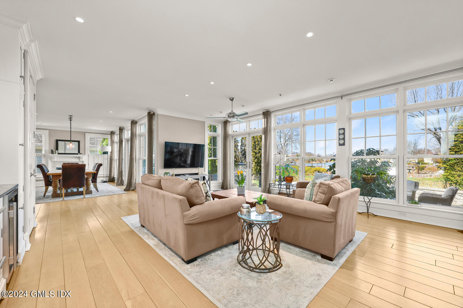 15 FLYING CLOUD Road