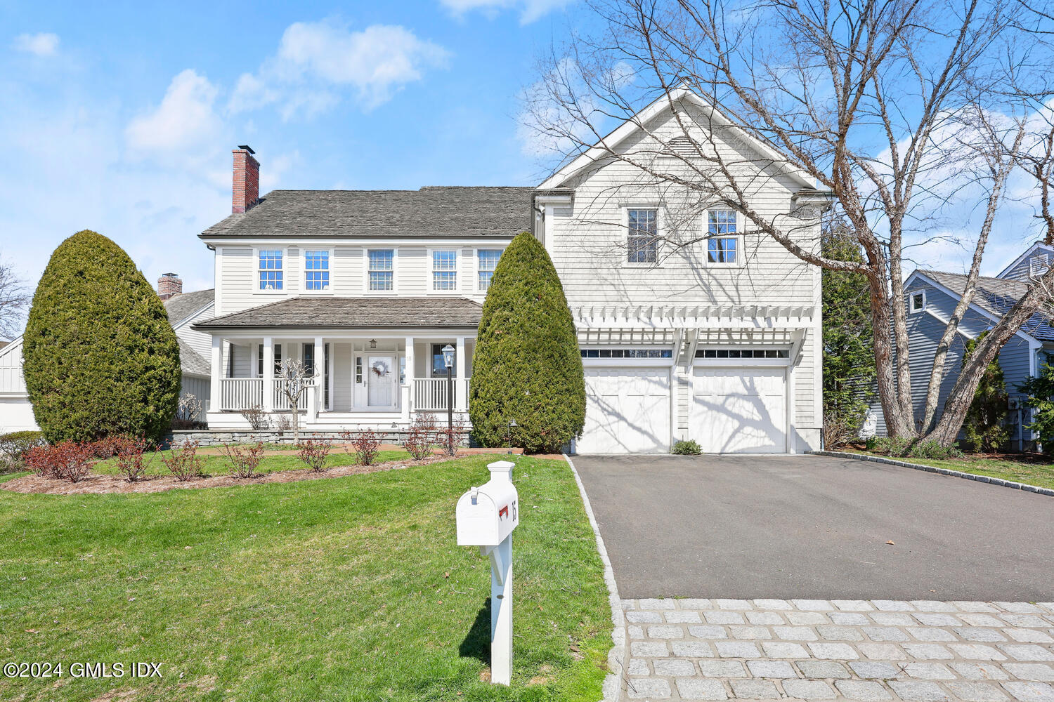 15 FLYING CLOUD Road