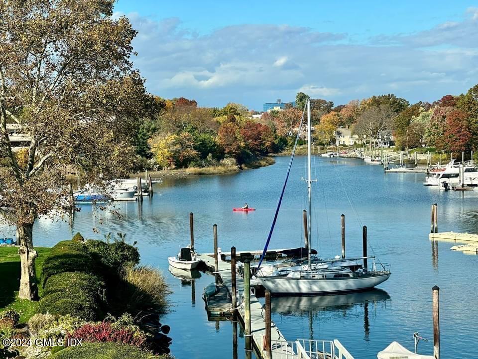 15 FLYING CLOUD Road