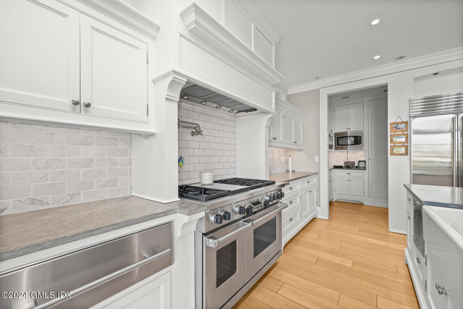 15 FLYING CLOUD Road