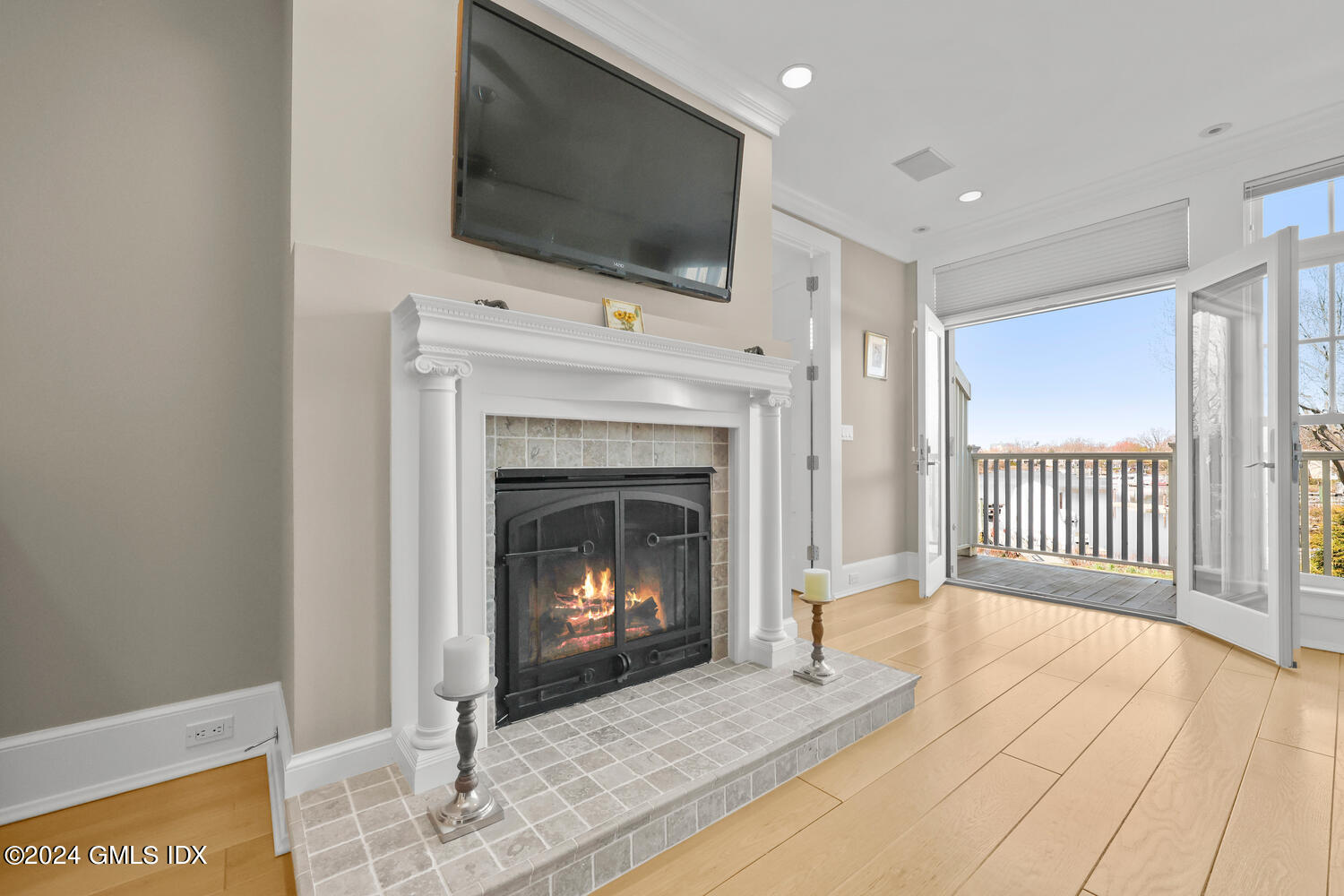 15 FLYING CLOUD Road