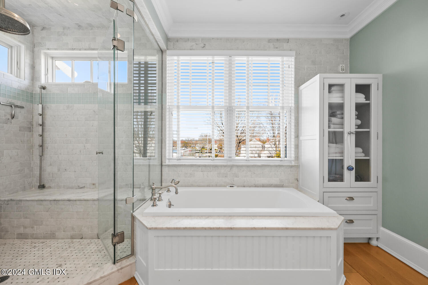 15 FLYING CLOUD Road